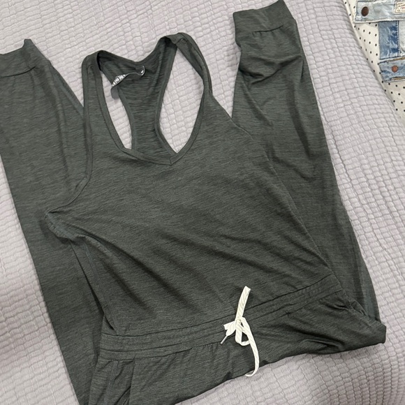 Vuori green/gray racer back Jumpsuit size medium - Picture 1 of 1